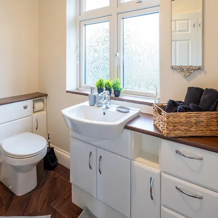 Holiday home Cozy Contractor 5 Bedroom 2bath Wifi Parking Smart Tv Bristol